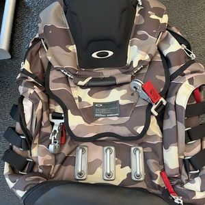 Oakley Kitchen Sink Backpack